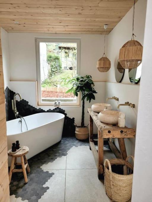 Superbe Appartement Avec Cheminee Вервиерс Екстериор снимка